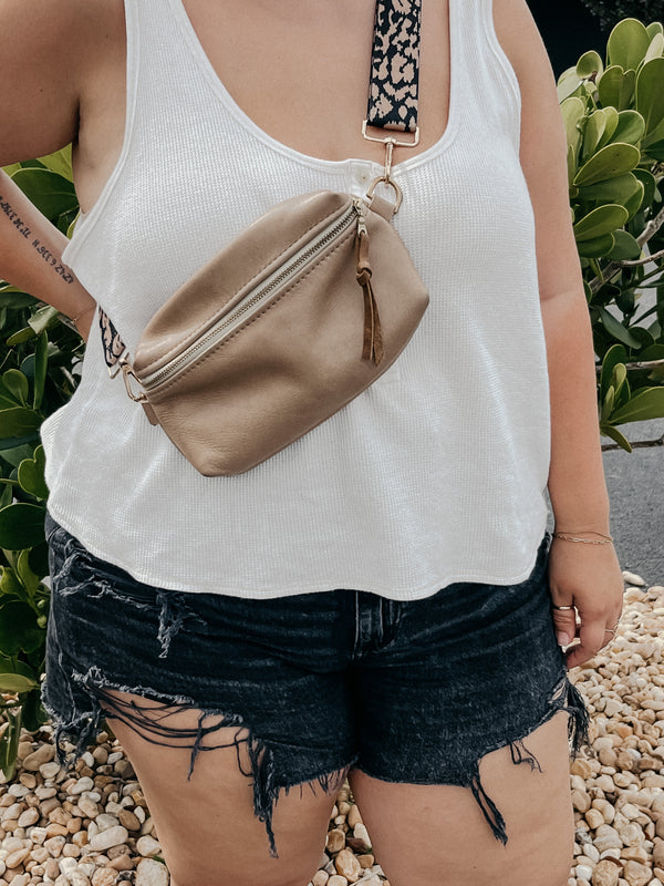 Shania Leather Sling Bag - Oat *ALMOST PERFECT*