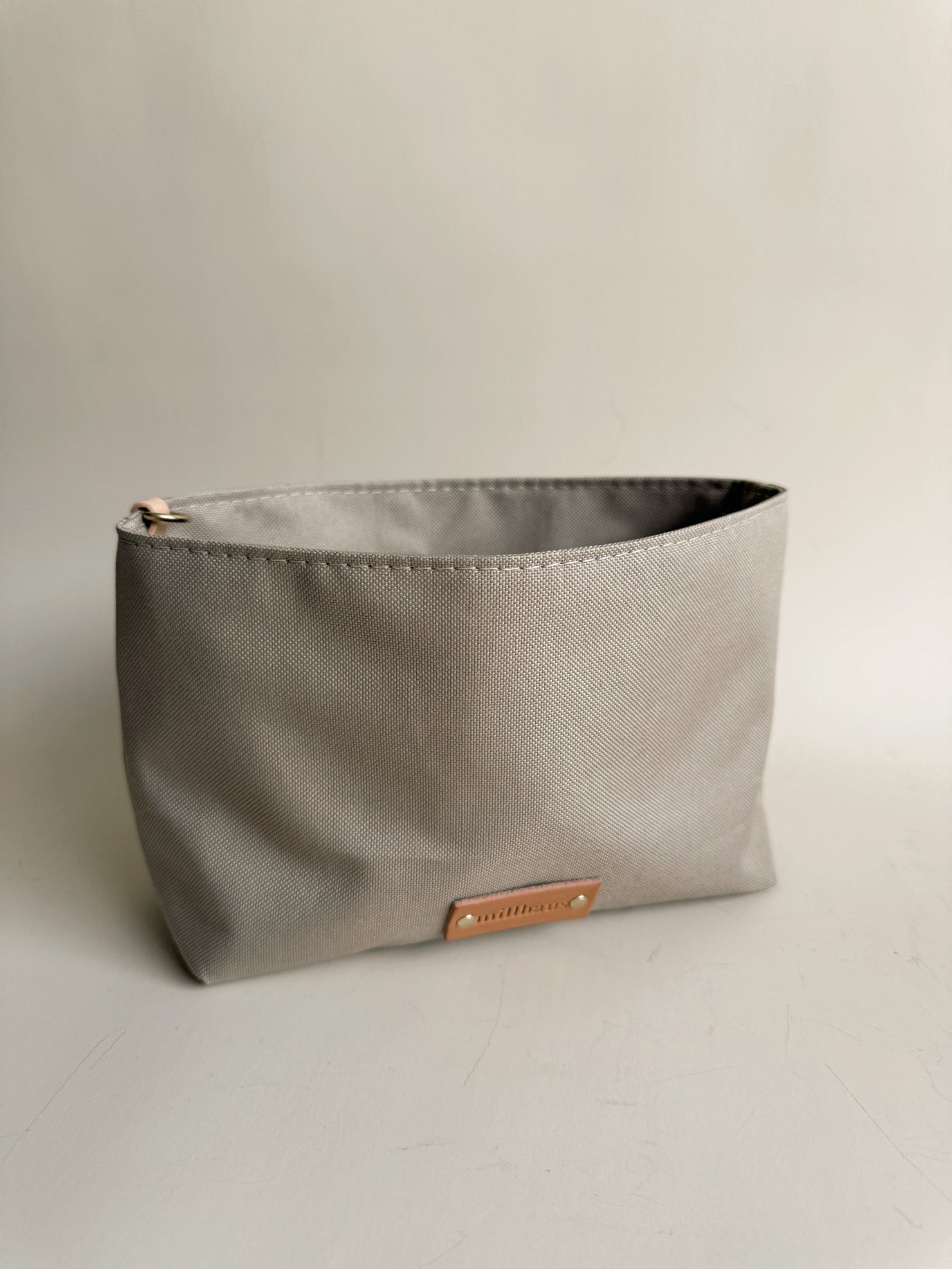 The Groupie Bag Organizer - Tan