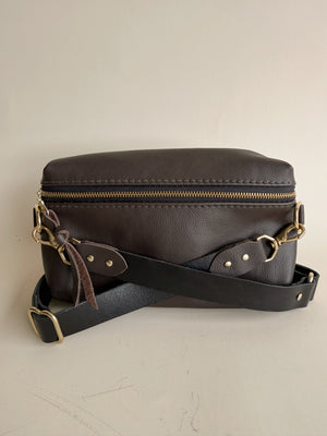 Shania Leather Sling Bag - Fudge